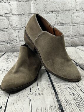 Lucky Brand Boots Women’s 7.5M Faithly Ankle Bootie Suede Side Zip Taupe